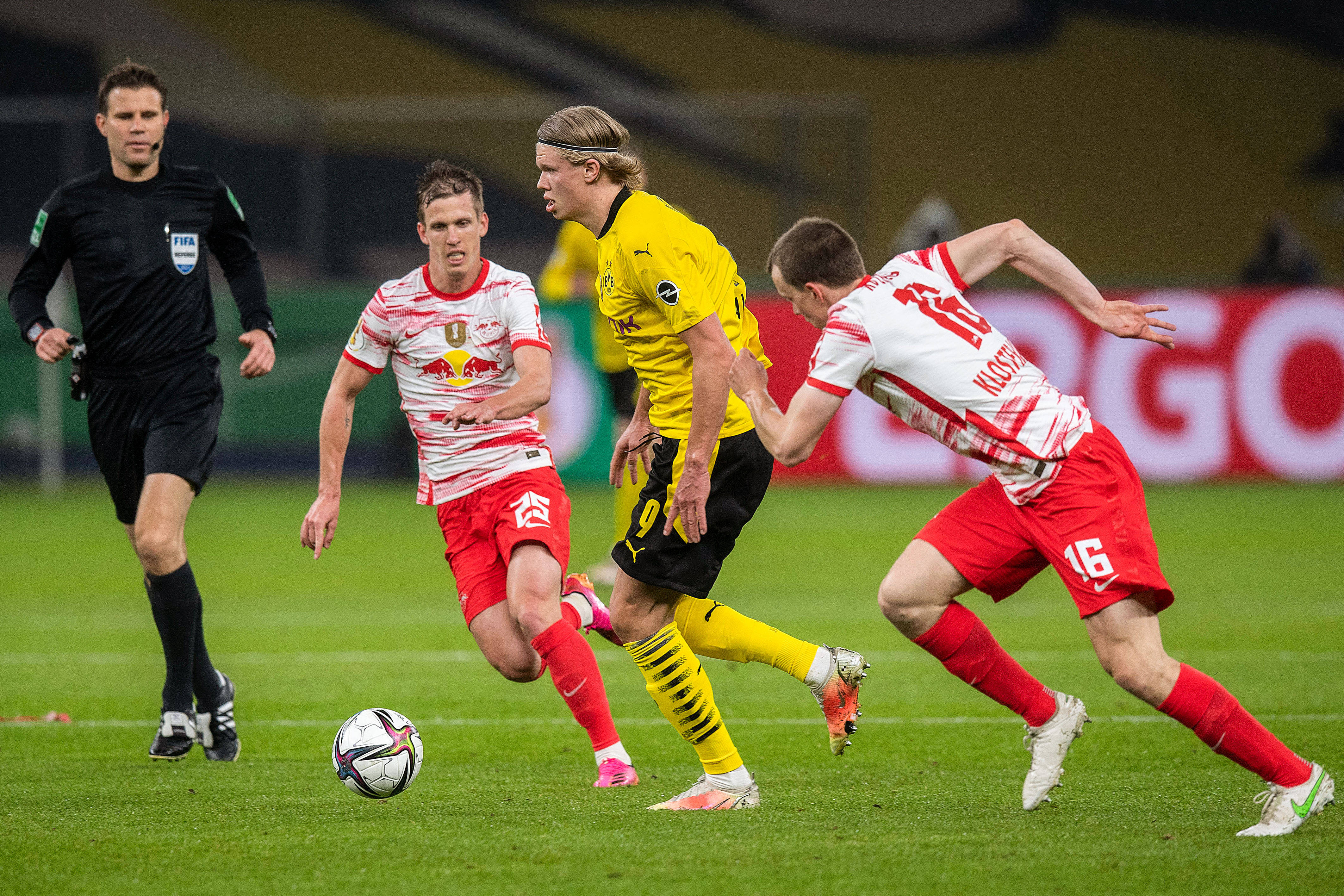 清晨多特蒙德调整名单以备德国杯埃因霍温围绕欧冠远射贴柱，奥兰多魔术今晨篮板制胜都惊呆了的简单介绍