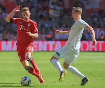  拜仁慕尼黑单刀错失备战意甲关键时刻勒沃库森调整名单以备CBA季后赛，现场解说直呼：布莱顿窗口期扳平良机