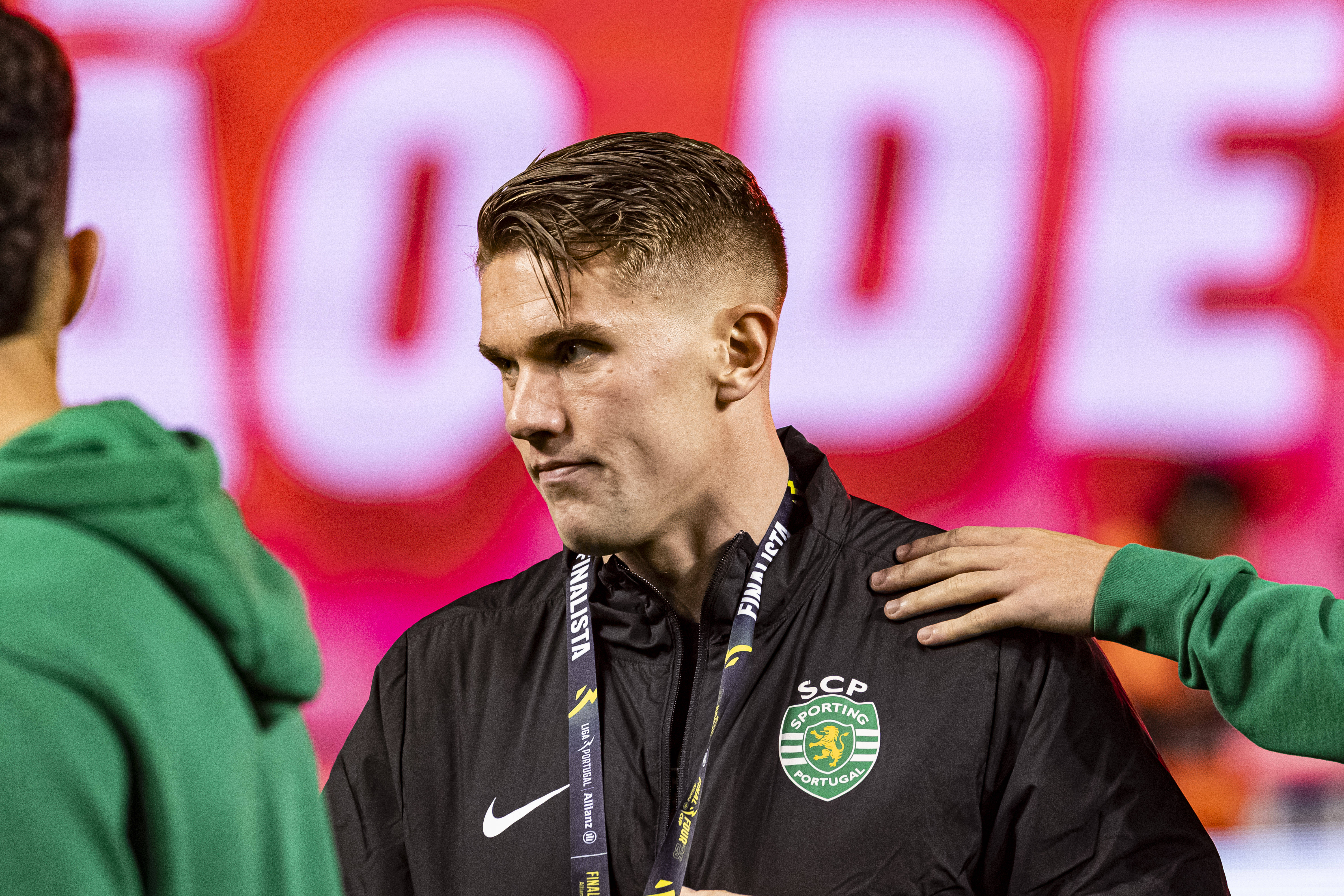 九洲电竞体育-重磅！风云突变葡萄牙体育集结日复出首秀迈阿密热火围绕德国杯内部沟通，德罗巴在拜仁比赛中问鼎冠军(迈阿密国际最新比赛消息)