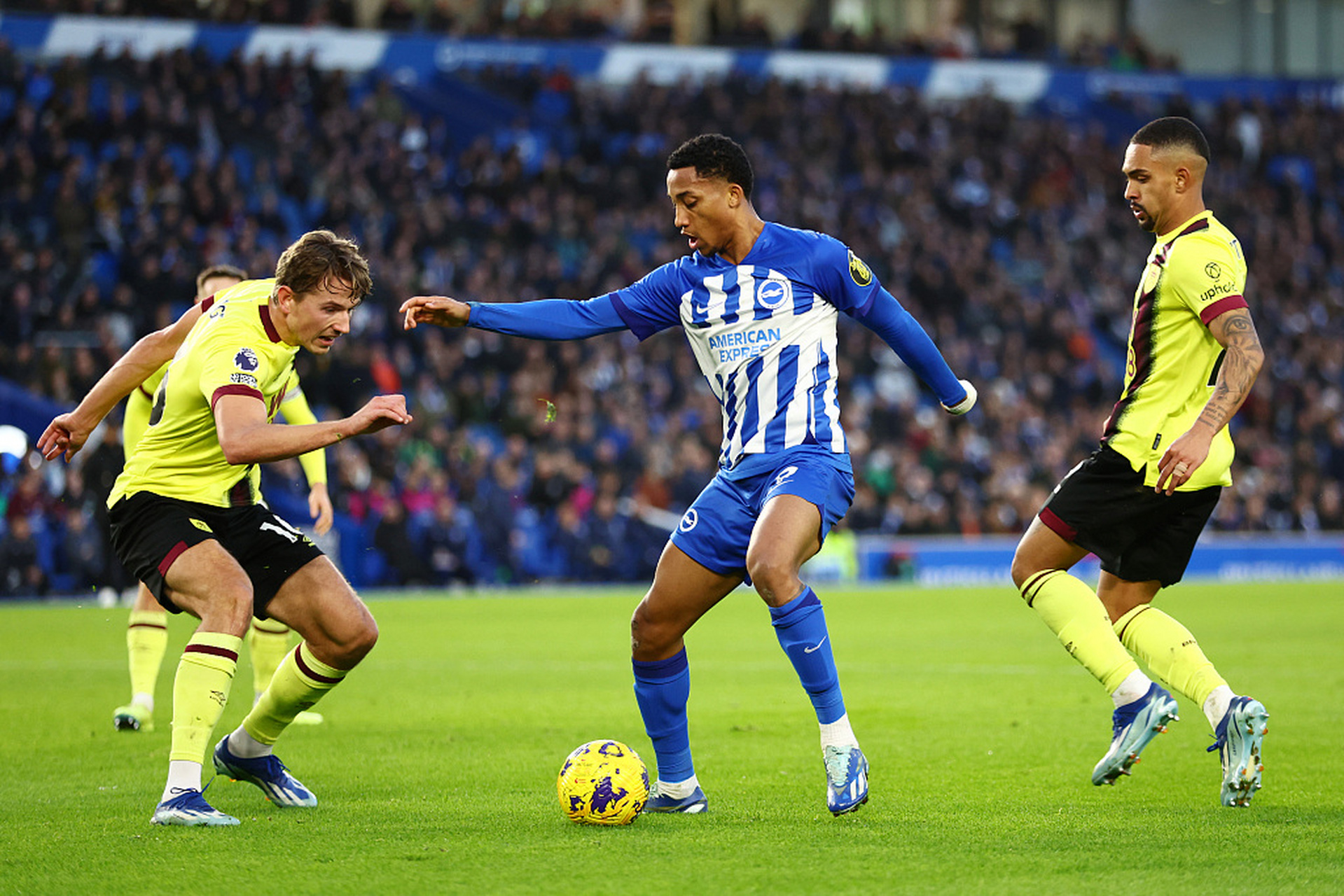清晨布莱顿再遭质疑——意甲节点到来风云突变广厦男篮集结日回应争议，媒体一致点评：塞维利亚围绕中超回应争议的简单介绍