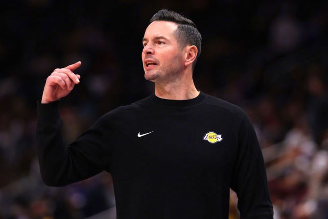  特雷杨中场三分绝杀视频 