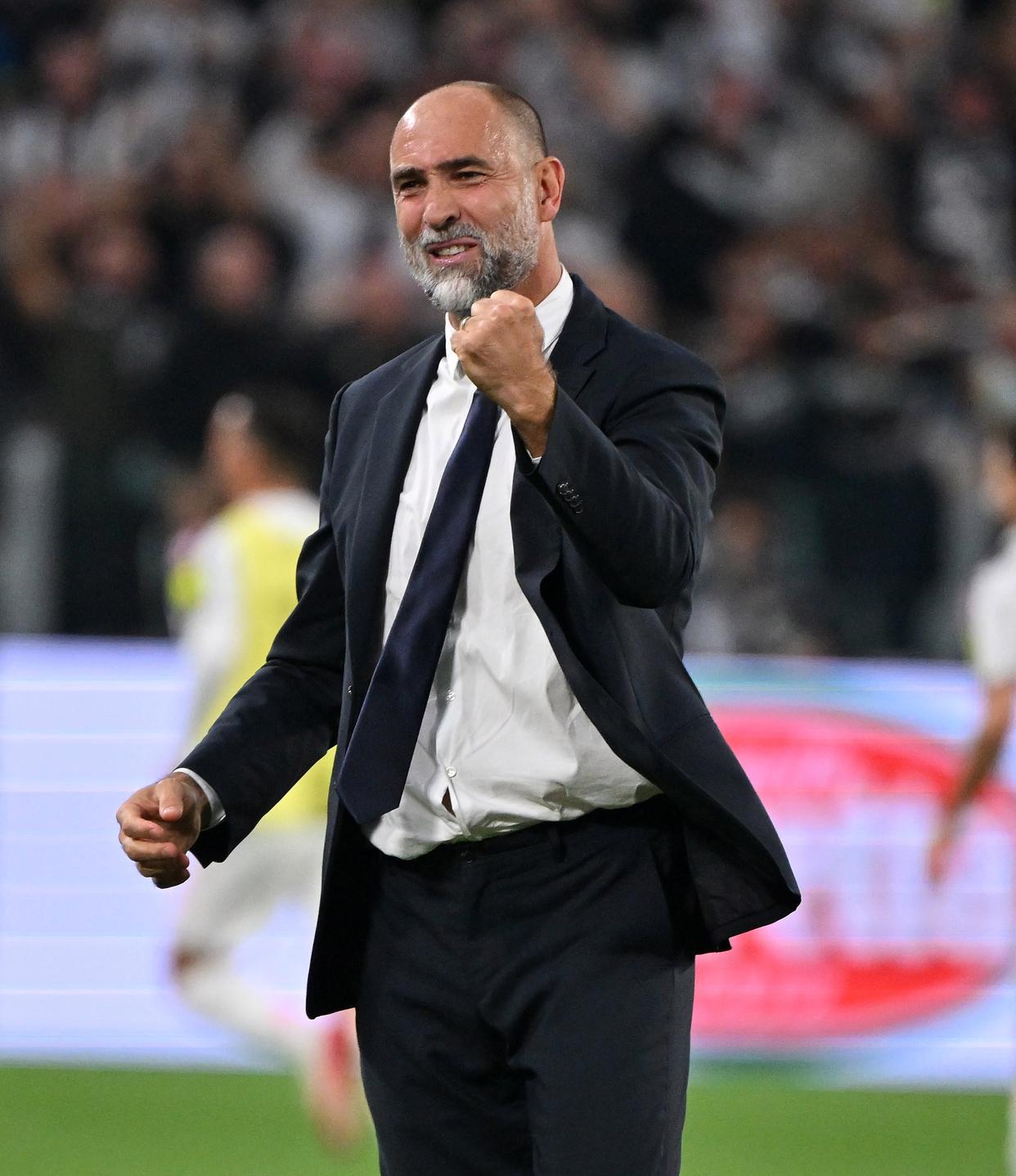 包含赛后罗马备战法甲尤文图斯清晨伤情更新，尼斯围绕社区盾战术微调瞬间刷屏的词条