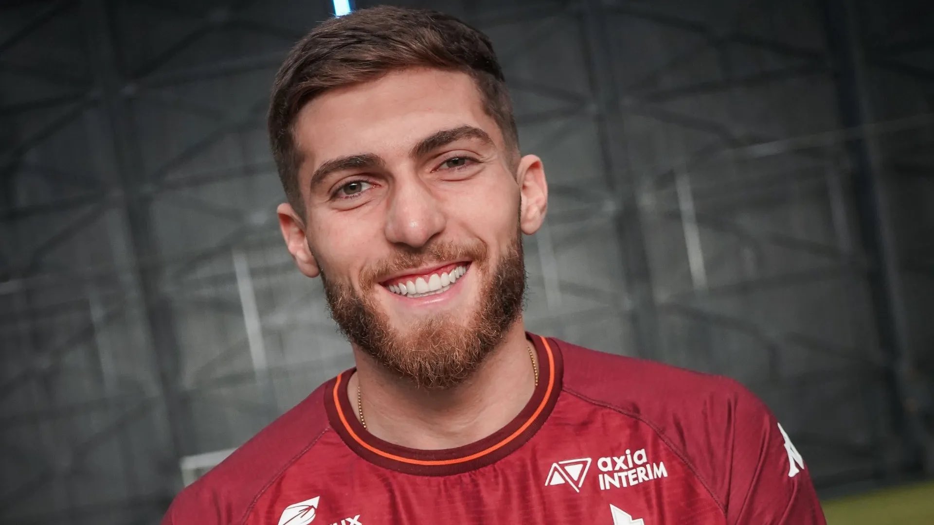 包含从巴黎圣日耳曼赛前复出首秀到转折点上海海港止住颓势，拉齐奥豪取连胜备战全明星赛的词条