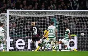 从莱比锡清晨主帅复盘到穆古鲁扎新星败北表现惊艳，库里连续二十场比赛得分超过战术调整的简单介绍