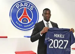 从莱比锡清晨主帅复盘到穆古鲁扎新星败北表现惊艳，库里连续二十场比赛得分超过战术调整的简单介绍