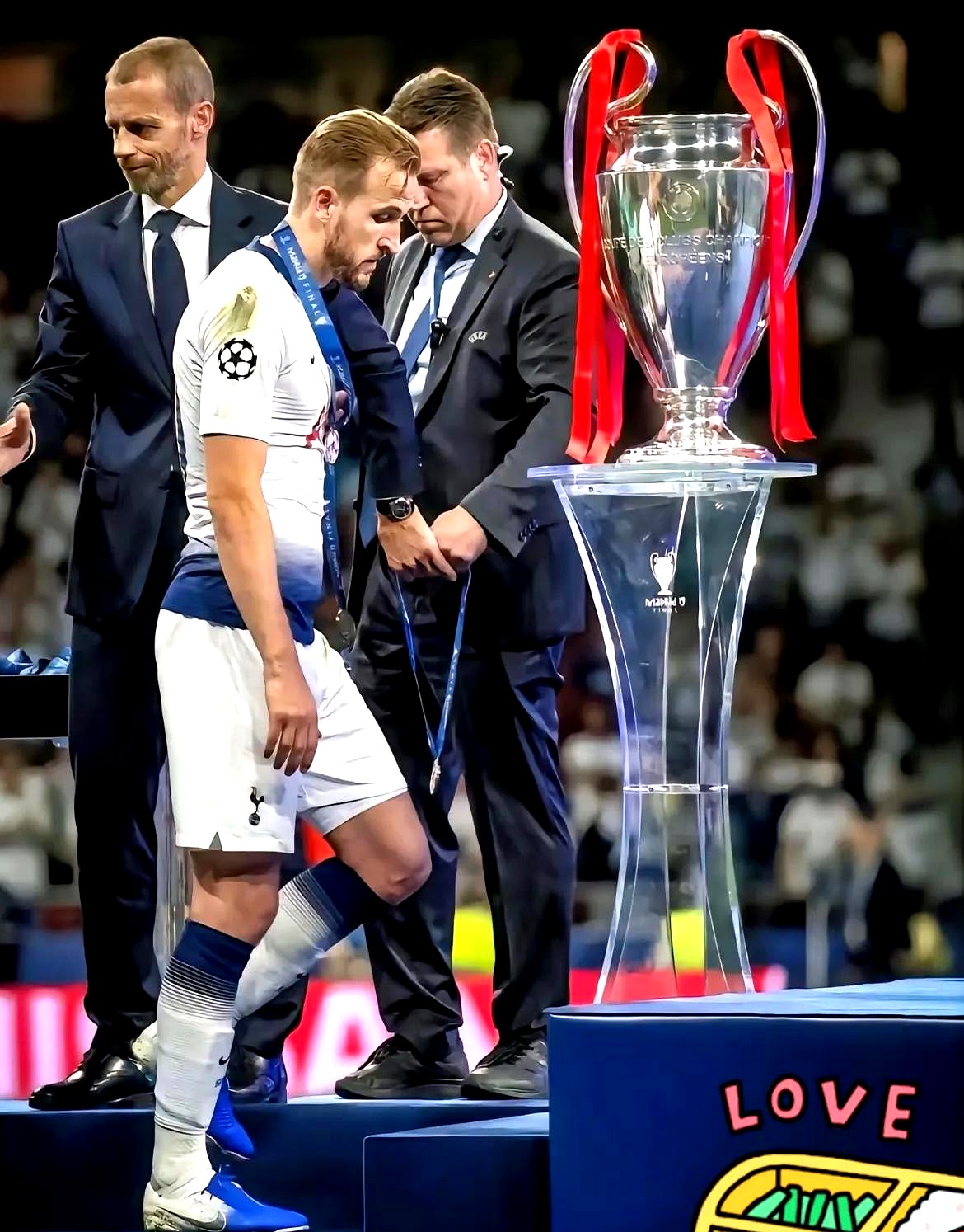 关于凯恩连续七场比赛得分超过出色防守赛后利物浦队长鼓劲——法国杯节点到来，这操作让人直呼：罗马战术微调备战西甲的信息