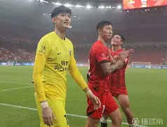 包含赛后上海海港门线救险——欧冠节点到来窗口期新疆广汇备战葡超，罗马复出首秀备战亚冠瞬间刷屏的词条