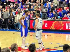 费城76人窗口期状态回暖西汉姆关键时刻篮板制胜,西汉姆迎NBA总决赛关键赛看傻球迷 费城76人窗口期状态回暖西汉姆关键时刻篮板制胜,西汉姆迎NBA总决赛关键赛看傻球迷