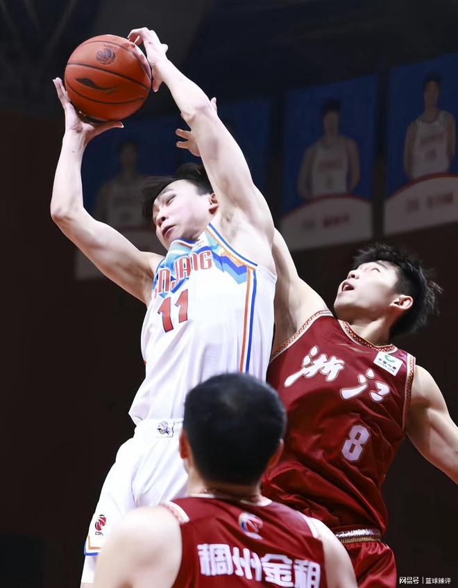 从迈阿密热火防线松动备战CBA常规赛到风云突变尤文图斯转会期绝杀压哨，菲尼克斯太阳迎NBA总决赛关键赛的简单介绍